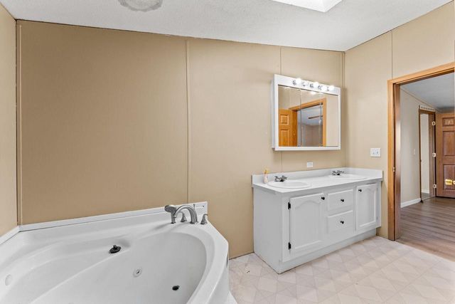 W5685 County Road O, Endeavor, WI 53930