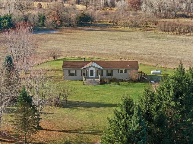 W5685 County Road O, Endeavor, WI 53930