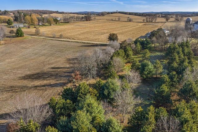 W5685 County Road O, Endeavor, WI 53930