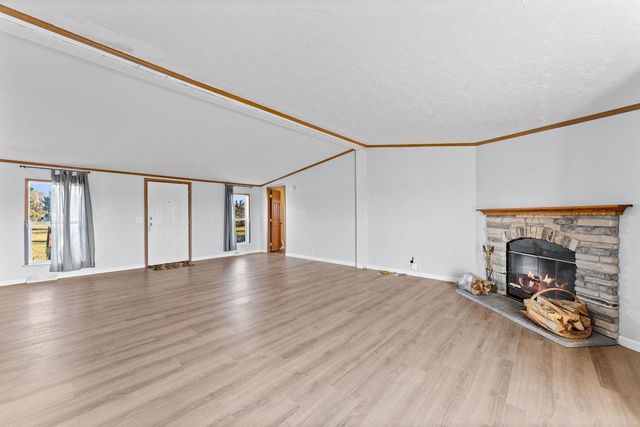 W5685 County Road O, Endeavor, WI 53930