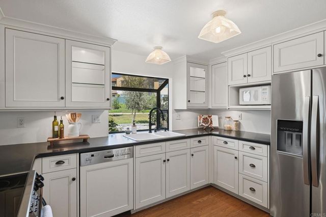 1754 Lorraine Place, Escondido, CA 92026