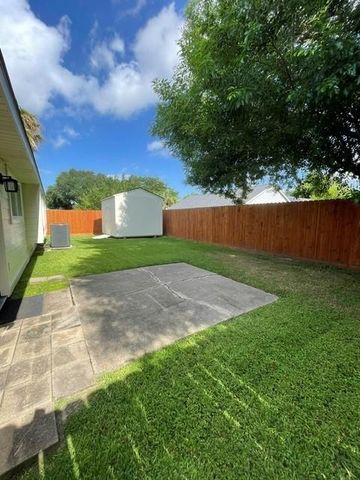 10923 Birch Drive, La Porte, TX 77571
