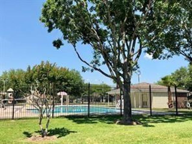 10923 Birch Drive, La Porte, TX 77571