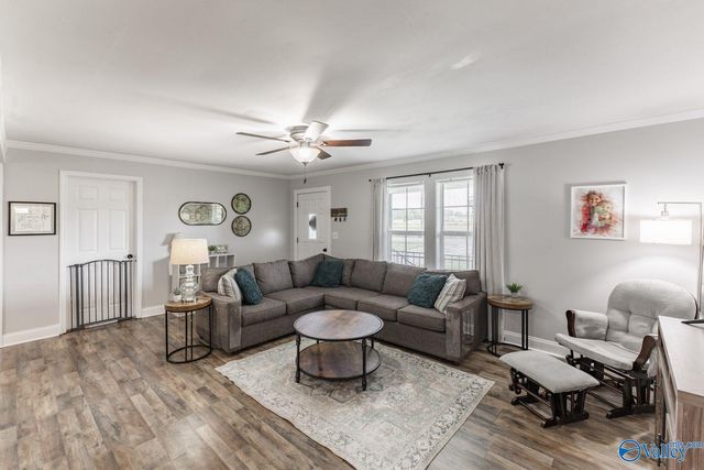284 Brockway Road, Owens Cross Roads, AL 35763