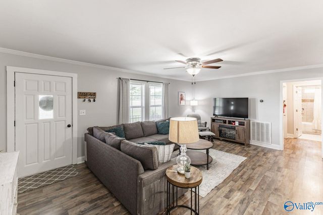 284 Brockway Road, Owens Cross Roads, AL 35763