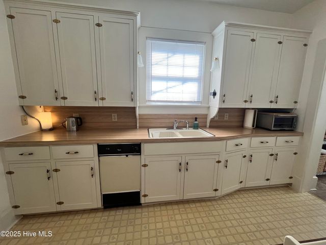 109 W Wyche Street, Whiteville, NC 28472