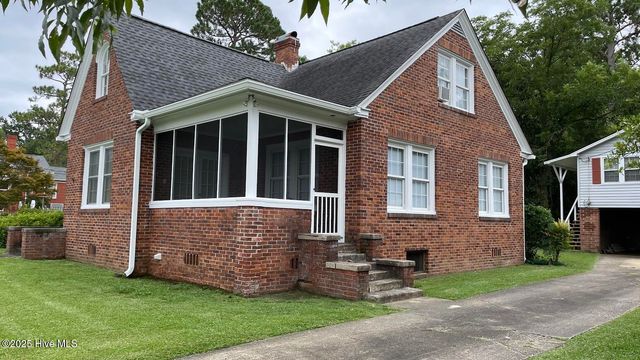 109 W Wyche Street, Whiteville, NC 28472