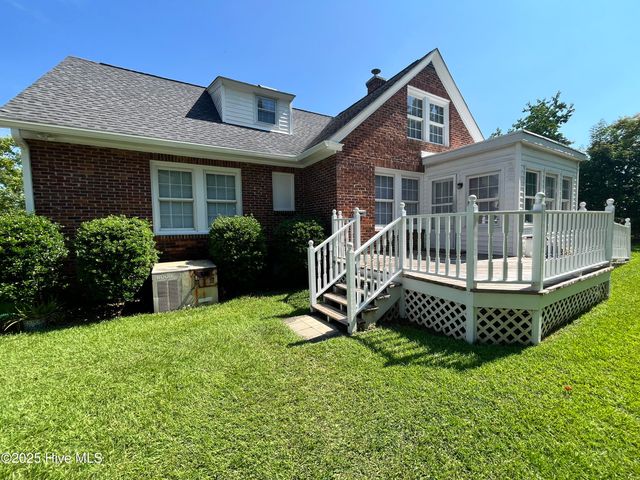 109 W Wyche Street, Whiteville, NC 28472