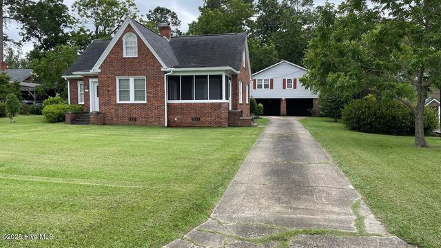 109 W Wyche Street, Whiteville, NC 28472