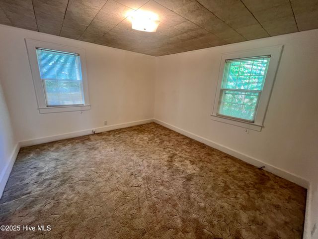 109 W Wyche Street, Whiteville, NC 28472