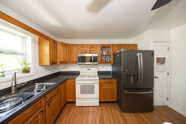 14 Sherburne Ave, Worcester, MA 01606