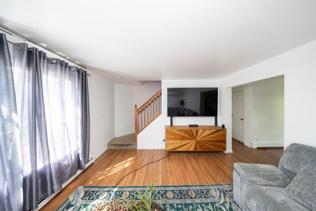 14 Sherburne Ave, Worcester, MA 01606