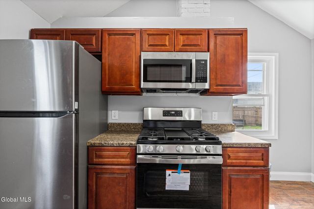 254 3rd Avenue, Troy, NY 12182
