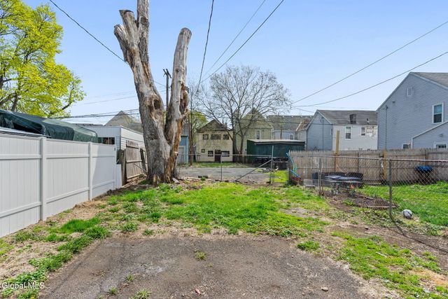 254 3rd Avenue, Troy, NY 12182
