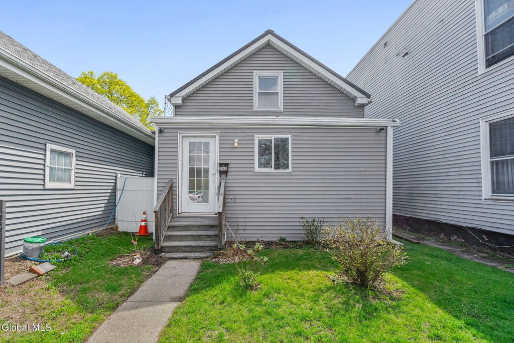 254 3rd Avenue, Troy, NY 12182