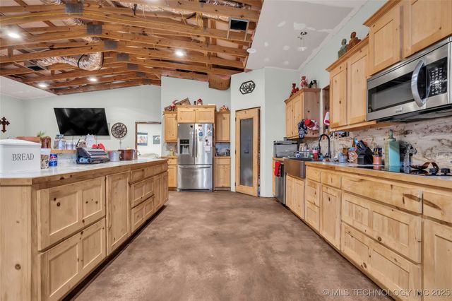 5622 Otis Road, Sulphur, OK 73086