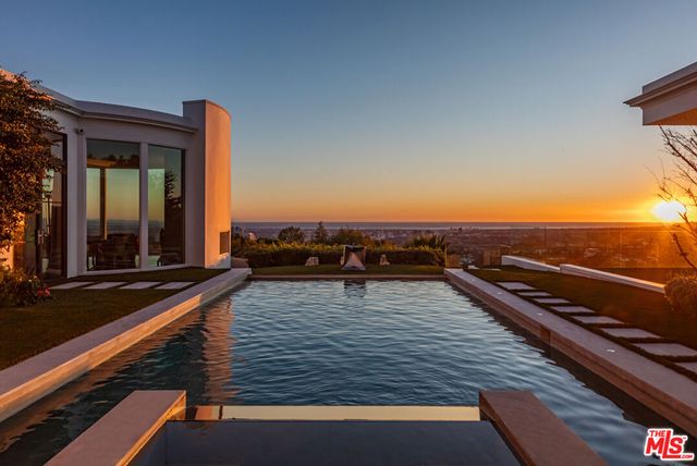 610 Arkell Drive, Beverly Hills, CA 90210