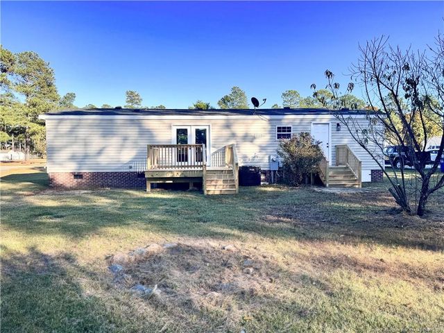 106 Peppertree Lane, Raeford, NC 28376