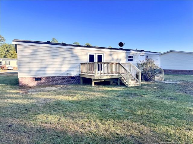 106 Peppertree Lane, Raeford, NC 28376