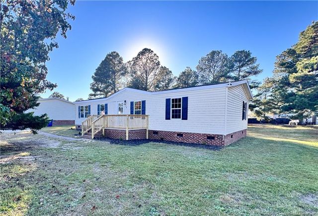 106 Peppertree Lane, Raeford, NC 28376