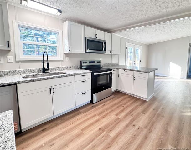 106 Peppertree Lane, Raeford, NC 28376