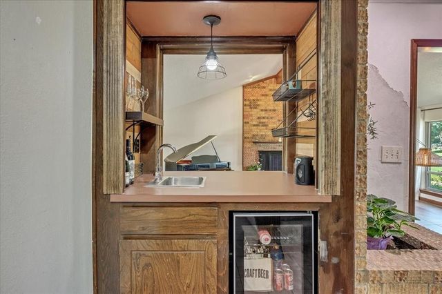 2122 Edinburg Drive, Yukon, OK 73099