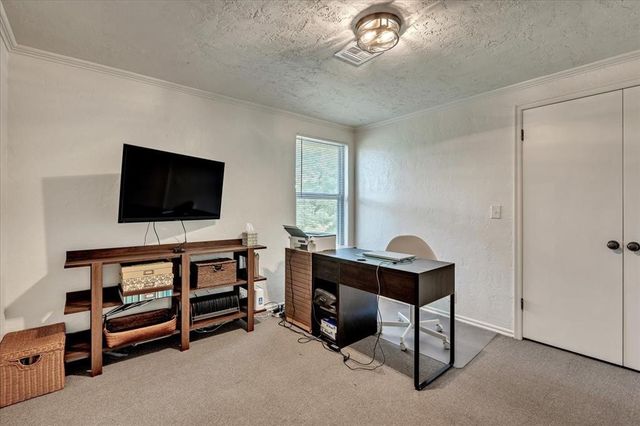 2122 Edinburg Drive, Yukon, OK 73099