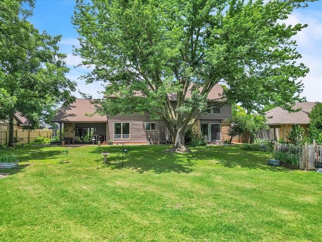 2122 Edinburg Drive, Yukon, OK 73099