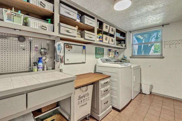 2122 Edinburg Drive, Yukon, OK 73099