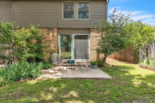 2122 Edinburg Drive, Yukon, OK 73099
