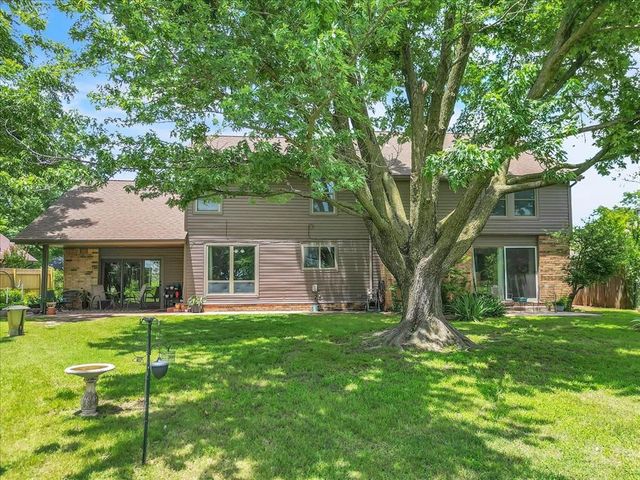 2122 Edinburg Drive, Yukon, OK 73099