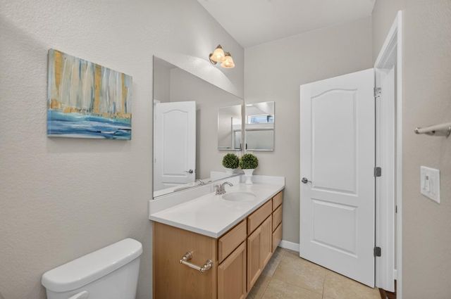 10070 Red Tail Hawk Way, Sacramento, CA 95829
