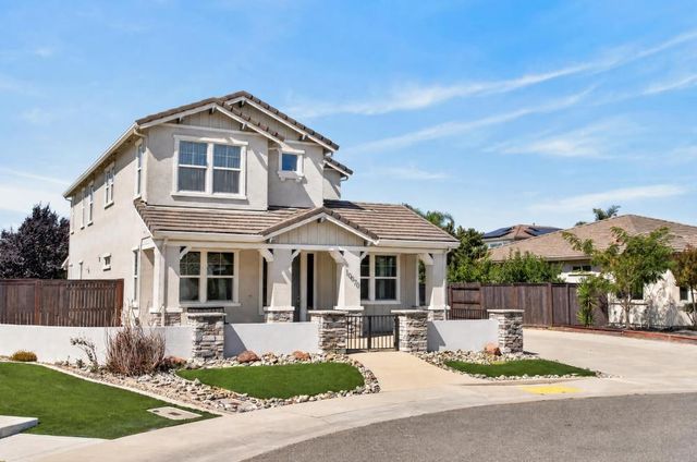 10070 Red Tail Hawk Way, Sacramento, CA 95829