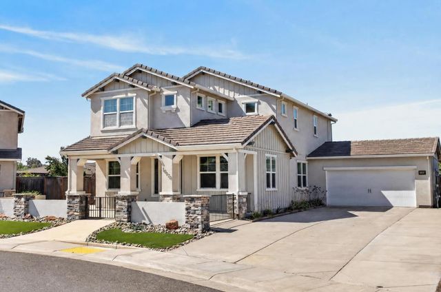 10070 Red Tail Hawk Way, Sacramento, CA 95829
