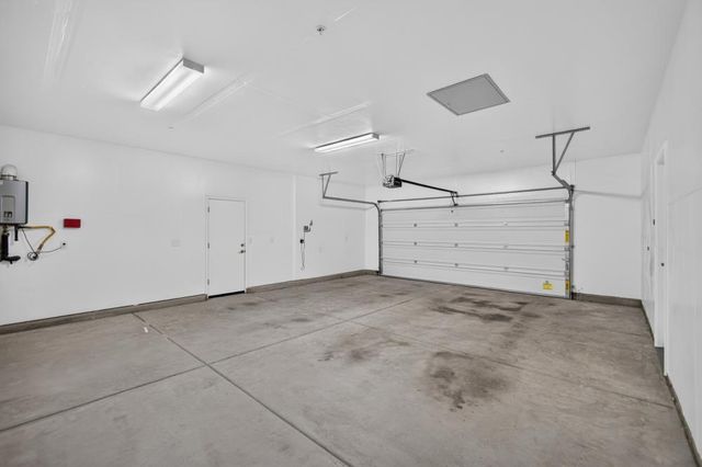 10070 Red Tail Hawk Way, Sacramento, CA 95829