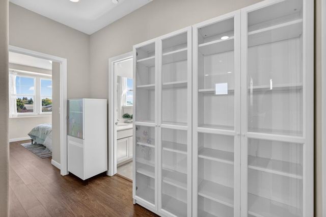 10070 Red Tail Hawk Way, Sacramento, CA 95829