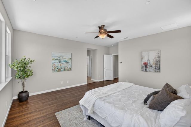 10070 Red Tail Hawk Way, Sacramento, CA 95829