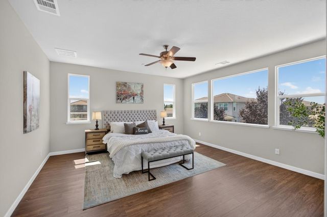 10070 Red Tail Hawk Way, Sacramento, CA 95829