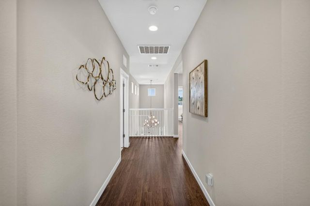 10070 Red Tail Hawk Way, Sacramento, CA 95829