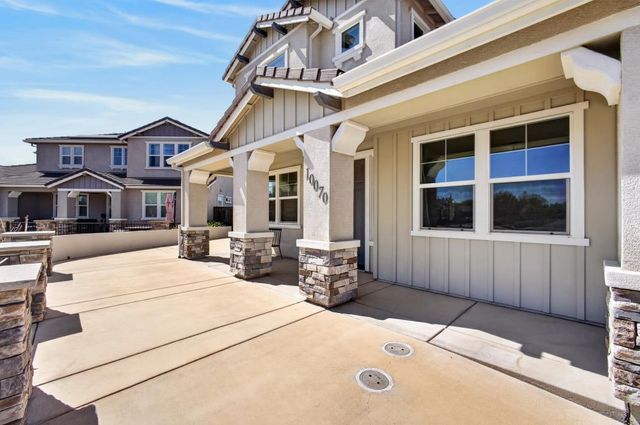 10070 Red Tail Hawk Way, Sacramento, CA 95829