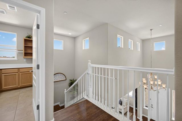 10070 Red Tail Hawk Way, Sacramento, CA 95829