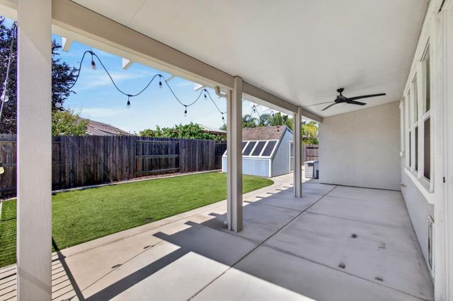 10070 Red Tail Hawk Way, Sacramento, CA 95829