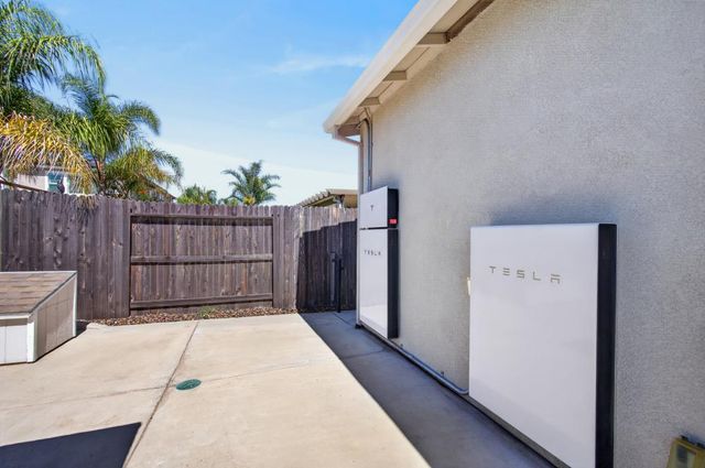 10070 Red Tail Hawk Way, Sacramento, CA 95829