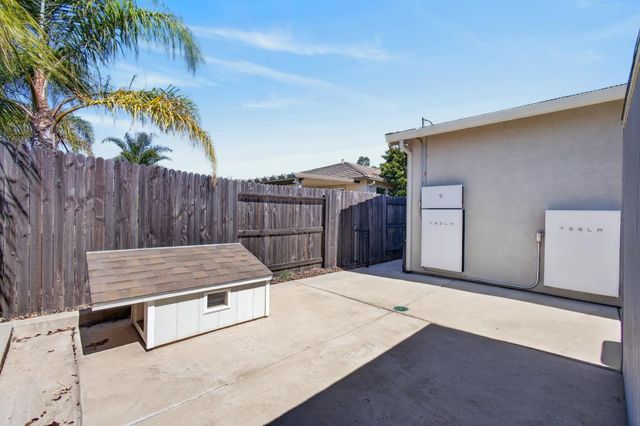 10070 Red Tail Hawk Way, Sacramento, CA 95829