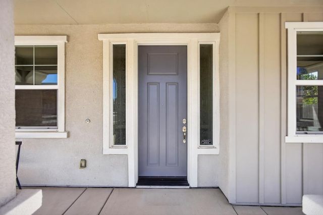 10070 Red Tail Hawk Way, Sacramento, CA 95829