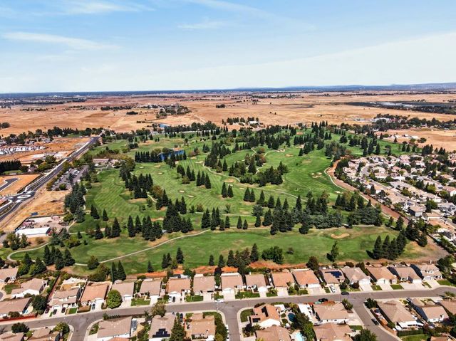 10070 Red Tail Hawk Way, Sacramento, CA 95829