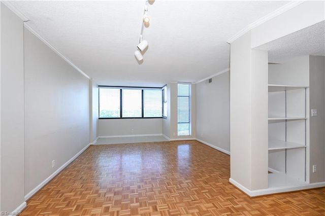 1101 N Elm Street 903, Greensboro, NC 27401