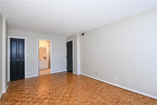 1101 N Elm Street 903, Greensboro, NC 27401