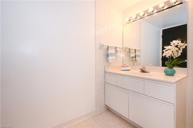 1101 N Elm Street 903, Greensboro, NC 27401