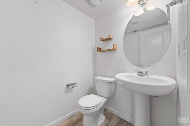 6200 Whaleback Avenue, Bakersfield, CA 93313